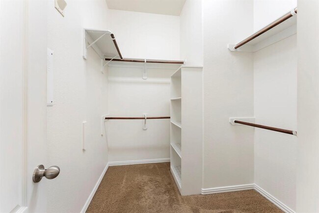 Building Photo - 28519 Lockeridge View Dr