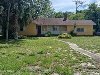Building Photo - 202 Tarragona Way