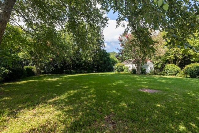 Building Photo - 3 Bedroom in Hampton Available Now!!