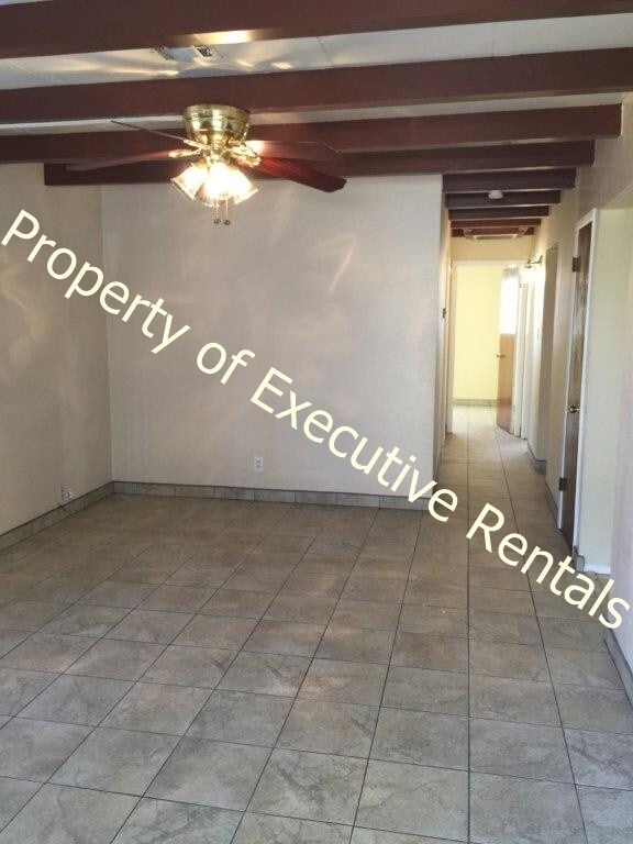 Building Photo - 2324 E Idaho Ave