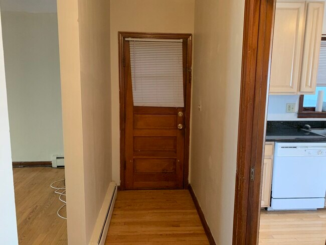 Building Photo - 4208 N Leavitt St