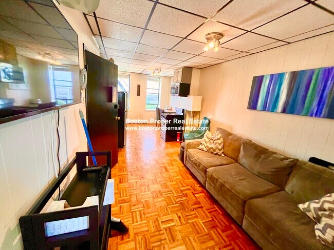 Building Photo - 42 Lomasney Way