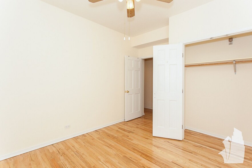 Building Photo - 2320 N Southport Ave