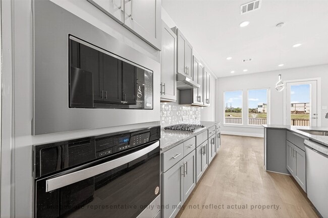 Building Photo - 10719 Mason Rd