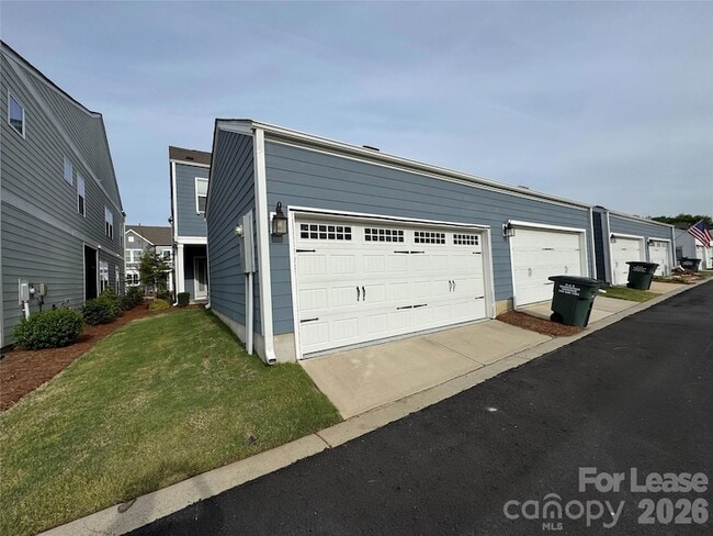 Building Photo - 335 Ladybird Ln