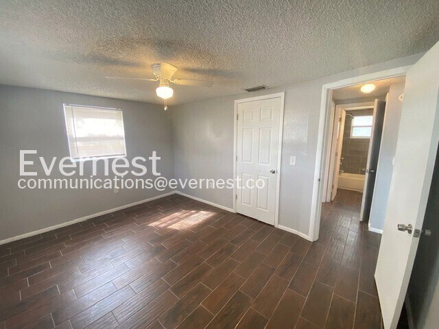 Building Photo - 6723 Ranchwood Loop