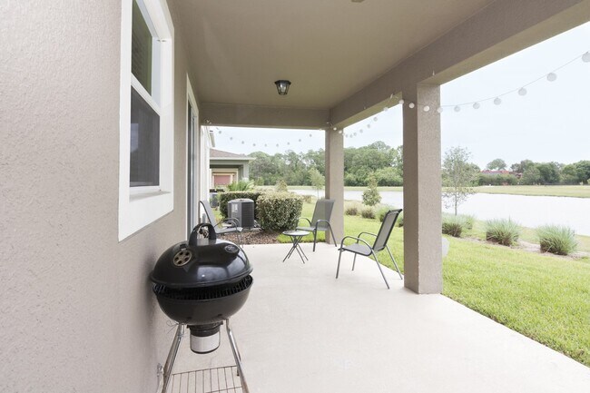 Building Photo - BEAUTIFUL LAKE VIEW AND CORNER LOT HOME WI...