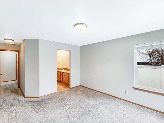 Building Photo - 3 Bedroom Single Family Home in Spokane Va...