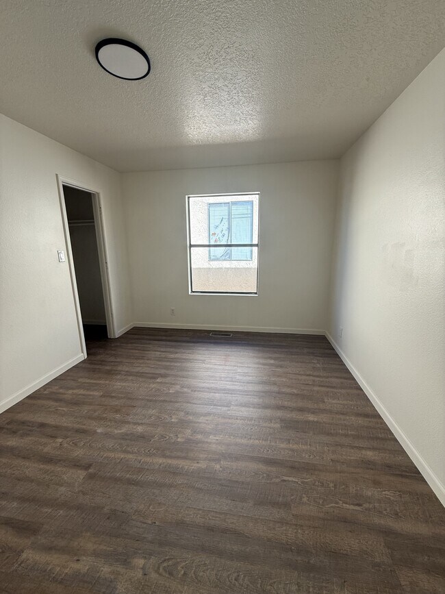 Building Photo - 5408 Jasons Way NE