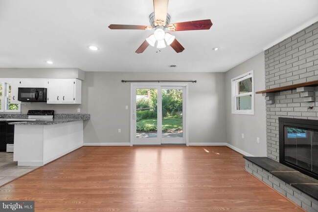 Building Photo - 6505 Panorama Dr