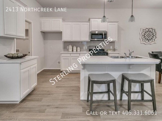 Building Photo - 2413 Northcreek Ln