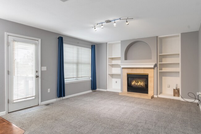 Building Photo - Charming 6 beds 3 baths in Denver!