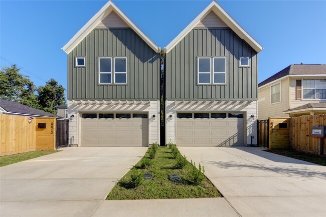 Building Photo - 5415 Arapahoe St