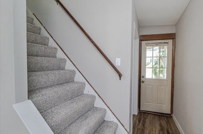 Building Photo - Beautiful 3-Bed 1-Bath Available Now in Ha...