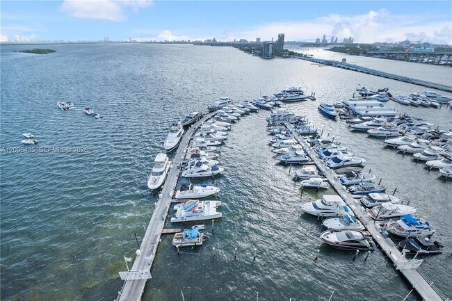 Building Photo - 1717 N Bayshore Dr