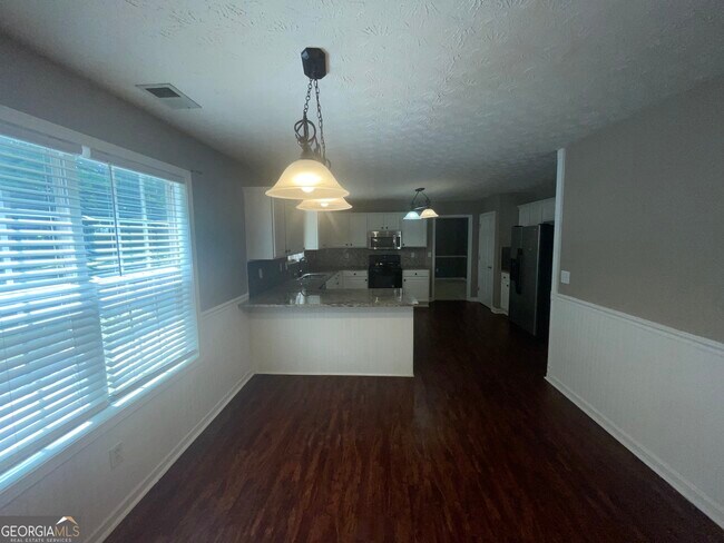 Building Photo - 102 Carolinas Way