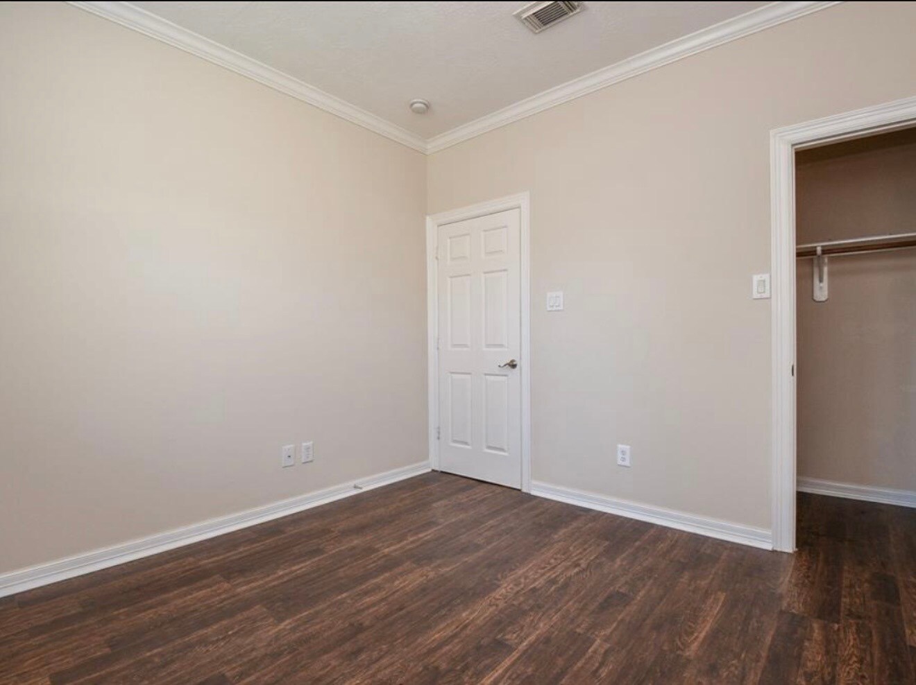 Building Photo - 8002 Stoneyway Dr