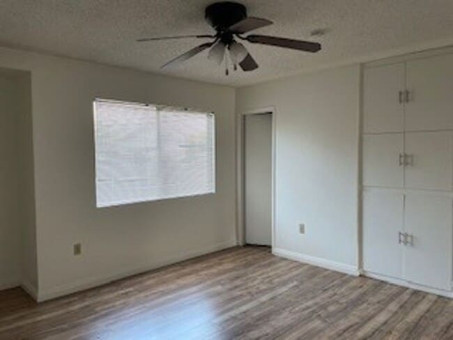 Building Photo - >>>>> TWO BEDROOM 1.5 BATHS TOWN-HOME STYL...