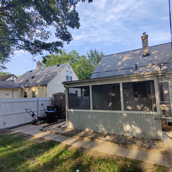 Building Photo - 3403 Woodland Ave