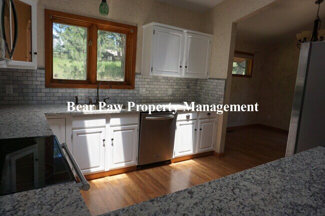 Building Photo - Ranch Style Mountain Home in Evergreen!!!