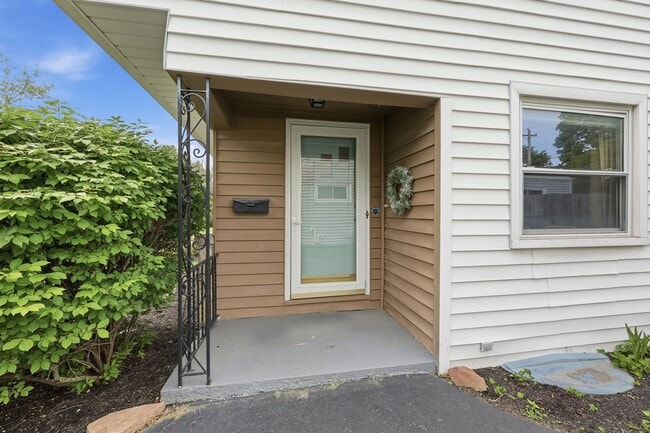 Building Photo - 2088 Zollinger Rd