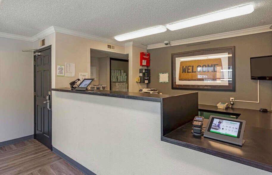 Building Photo - Furnished Studio-Denver - Aurora South