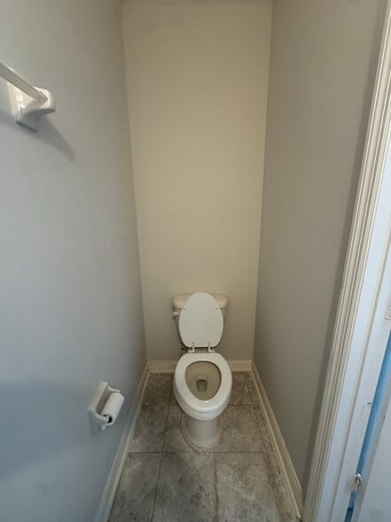 Building Photo - 1211 Chervil Dr