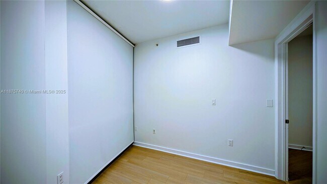 Building Photo - 350 S Miami Ave