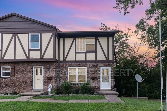 Primary Photo - 4600 Glenway Ave