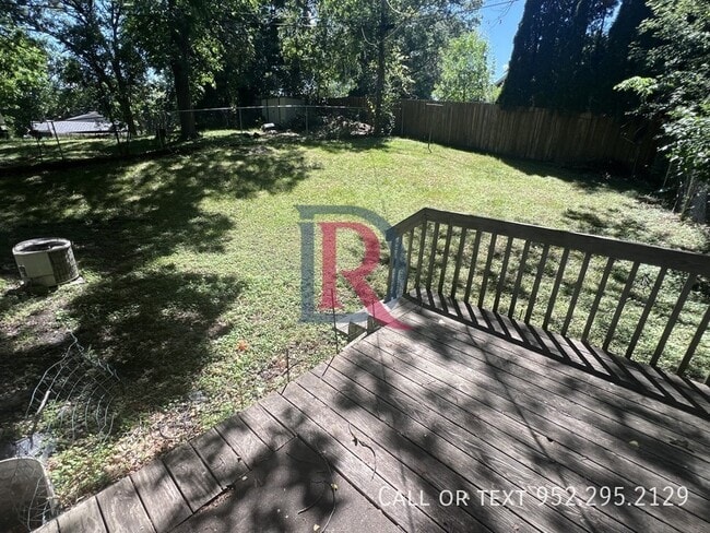 Building Photo - 13702 Country Ln