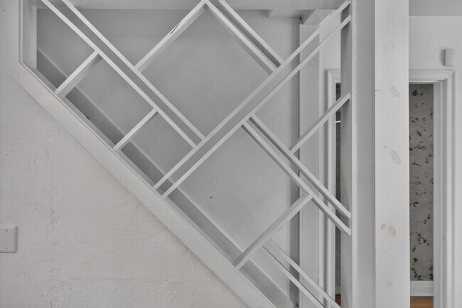 Building Photo - 721 Headley Ave
