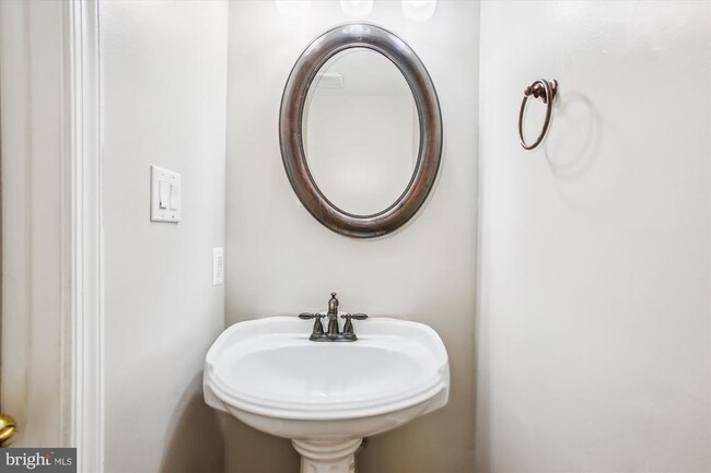 Building Photo - 9011 Mulvaney Ct