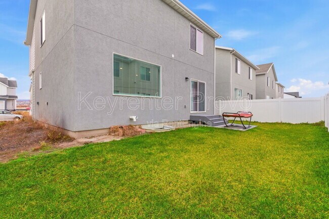 Building Photo - 522 N Scuttlebutt Ln