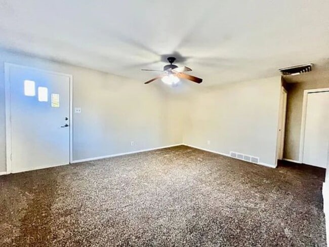 Building Photo - Duplex Unit Now Available!