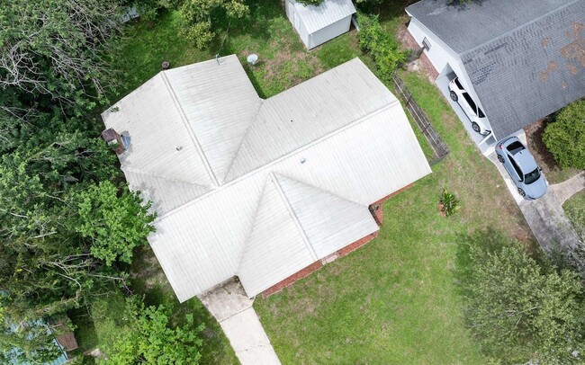 Building Photo - 1155 SE Magnolia Loop
