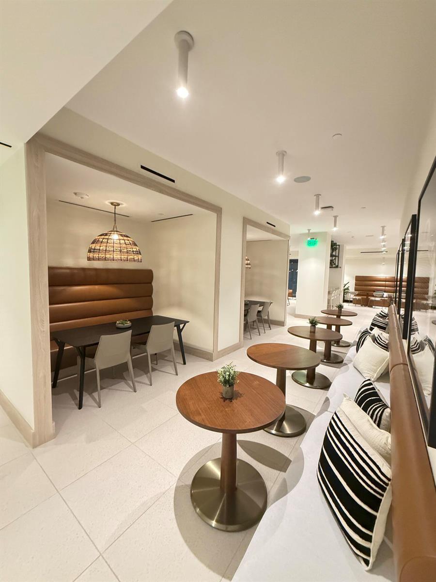 Building Photo - 225 N Miami Ave