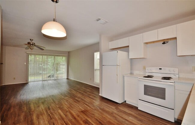 Building Photo - 83 Marabou Pl