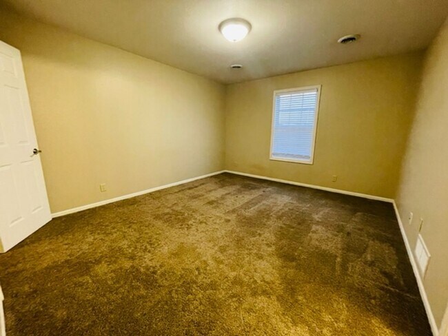Building Photo - Italian Estates Property Management