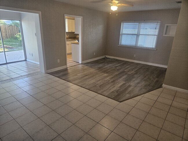 Building Photo - 8068 23rd Ave N