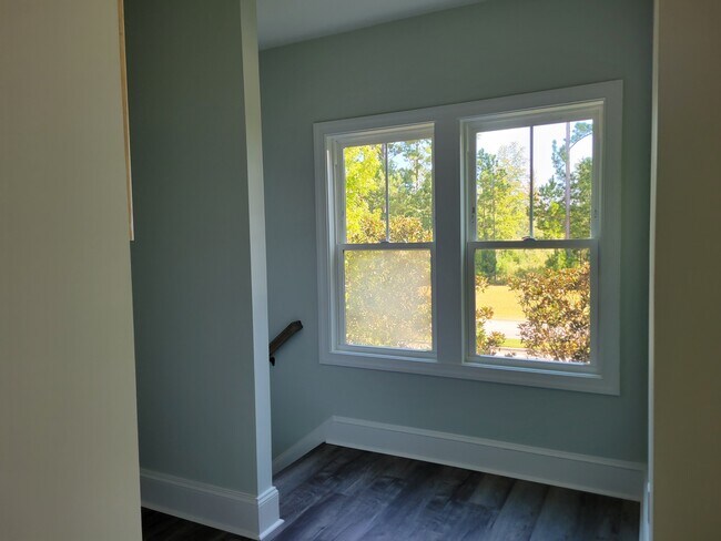 Building Photo - 3901 Harkers Way