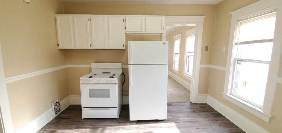 Building Photo - 1457 S 74th St