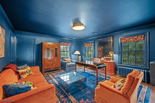 Building Photo - 655 Lake St