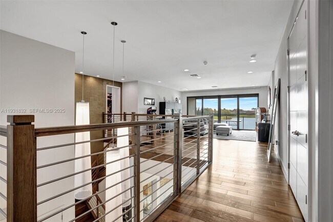 Building Photo - 17113 Aquavera Way