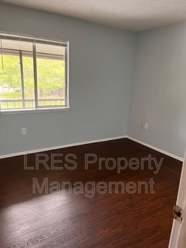 Building Photo - 4564 Pheasant Run Dr