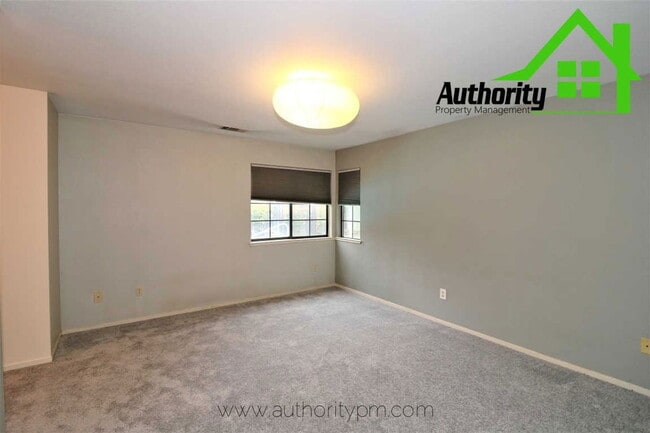 Building Photo - 3610 Sunwood Dr