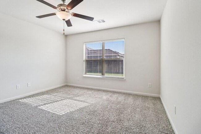 Building Photo - 520 Trinity Trl