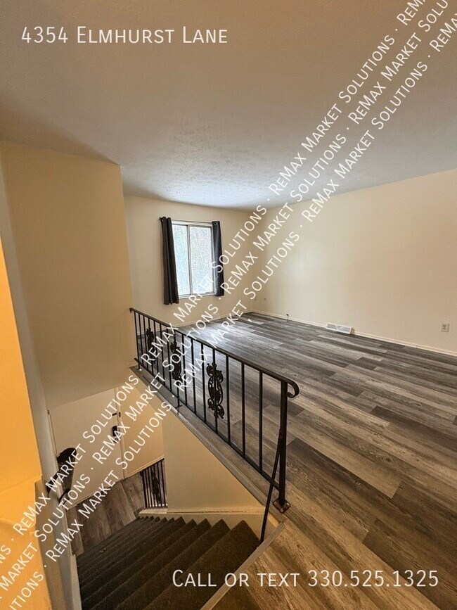 Building Photo - 4354 Elmhurst Dr