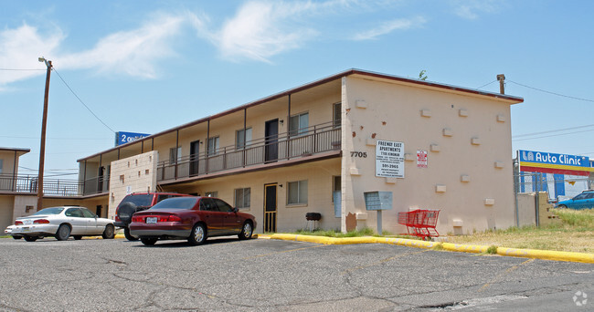 Building Photo - Freeway East Apartments