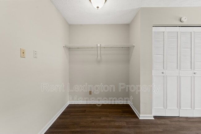 Building Photo - 4029 Victoria Way