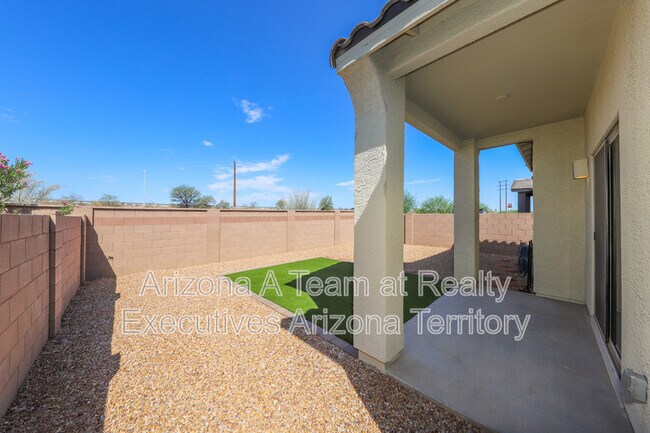 Building Photo - 4882 E Greenway Wash Dr